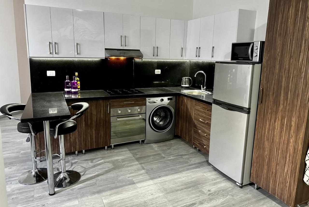 Stunning 3 Bedroom In Apartament